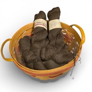 Fantasma's Suri Alpaca Fiber/Yarn, Brown/Mocha
